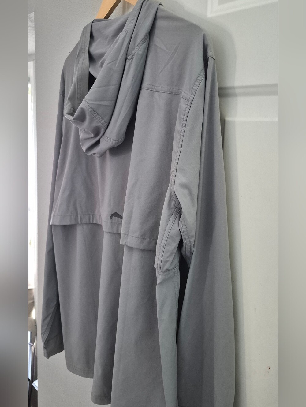 Simms NWT Men's Latitude Hoody, featuring UPF 50 sun protection mechanical Vent - Picture 15 of 16